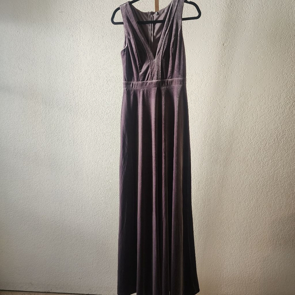 Gorgeous Lulus Gown, Lavendar Velveteen - Picture 4 of 7